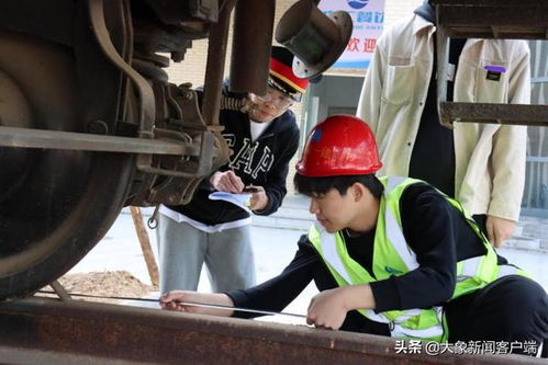 解决铁路铁鞋不 贴 的问题 河南这所高校学生 玩出 止轮器创新产品