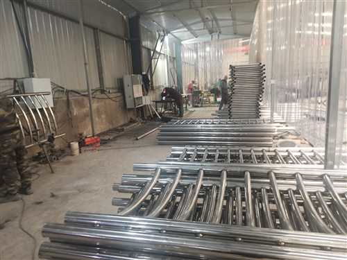 质量合格的辽源q235b防撞护栏生产厂家