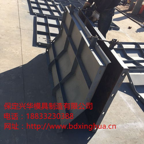 防撞墙模具,水泥防撞墙模具,防撞墙钢模具高清图片 高清大图